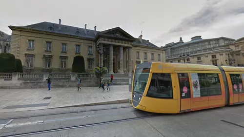 Une mère condamnée pour avoir laissé ses enfants dans un lieu...