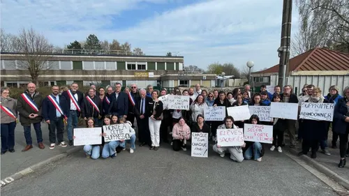 Mobilisation des parents, élèves et professeurs d'un collège