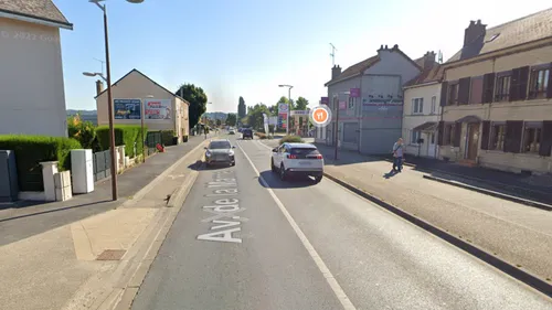 Une voiture prend la fuite après avoir percuté un piéton