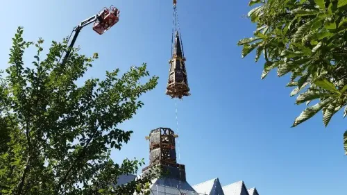 Opération impressionnante ce mercredi pour une église des Ardennes