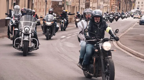 Des centaines de motards et des milliers de roses ce week-end dans...