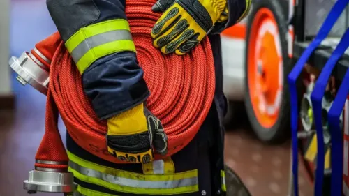 Un chalet en bordure de forêt totalement brûlé