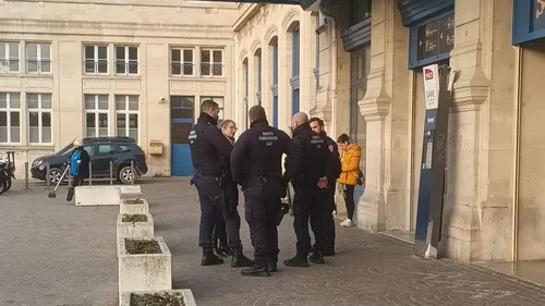 Plusieurs contrôles à la gare de Charleville par les forces de l'ordre
