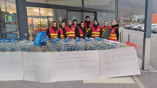 Appel à la grève dans tous les magasins de France