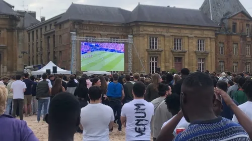 Euro : l'écran géant déplacé place de l'hôtel de ville pour le...