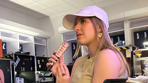 Héléna dévoile son premier album intitulé “Hélé” 