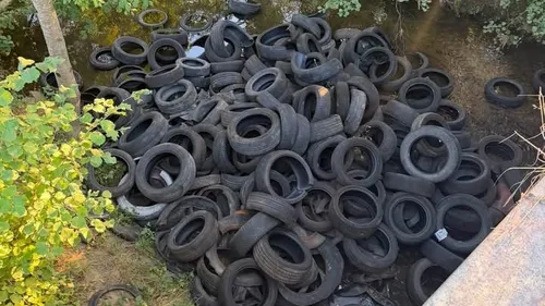 Ardennes - Des centaines de pneus retrouvés dans une rivière