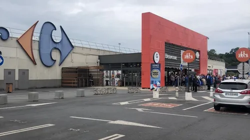 400 personnes évacuées de Carrefour après un début d’incendie