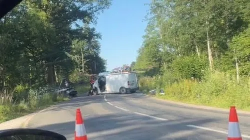 2 hommes à l'hôpital après une collision entre 2 véhicules
