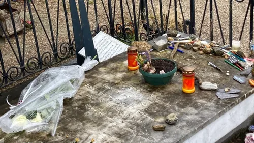 À Charleville-Mézières, l'état de la tombe d'Arthur Rimbaud fait...