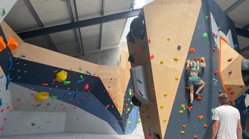 La première salle d'escalade en bloc des Ardennes est ouverte