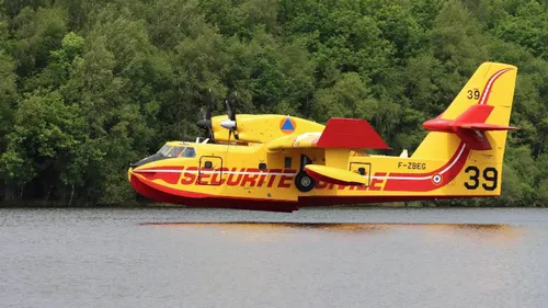 Des avions contre les feux en exercice dans les Ardennes