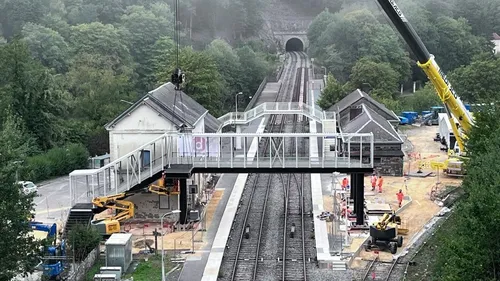 Ardennes - Une nouvelle passerelle a été installée à la gare de...