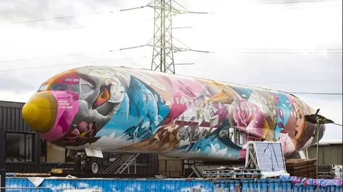 Que diriez-vous de dormir dans un jet privé appartenant à Pablo...