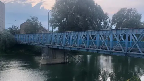 Début des travaux ce lundi pour la passerelle bleue à Charleville
