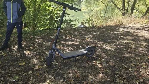 Ardennes – Un adolescent en trottinette saute dans la Meuse pour...