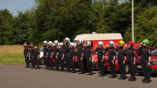 Hommage aux 2 pompiers volontaires décédés dans un incendie à Laon