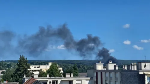 D'où provenait la fumée aperçue à Charleville cet après-midi ? 
