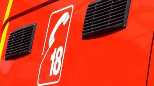 Accident en cours, route coupée à la circulation