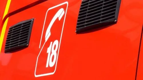 Feu de détritus dans une ancienne centrale électrique