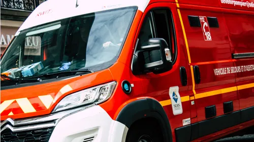 Un camion perd son carburant à Sedan