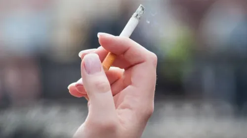 Hausse du prix, zones non-fumeur, le gouvernement dévoile son...