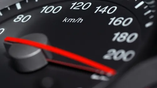 Flashé à plus de 200km/h sur l'autoroute