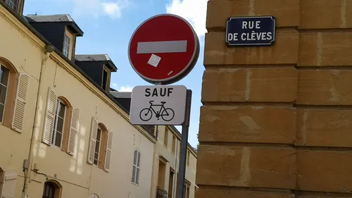 30 km/h et double sens cyclable à Charleville 