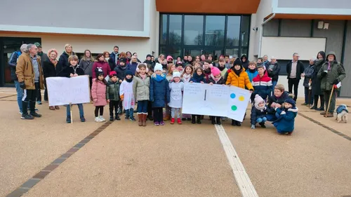 Les parents d'élèves se mobilisent à Flize contre la fermeture...