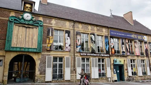 Un pôle de la marionnette a été crée