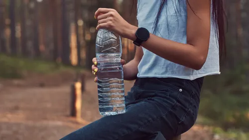 Eaux contaminées : des bouteilles sont retirées du marché