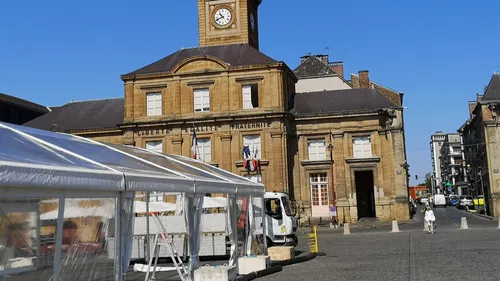 Un village du recrutement s'installe sur la Place Ducale