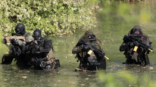 Ardennes - Reconnaissances, infiltrations, déminage, héliportage.