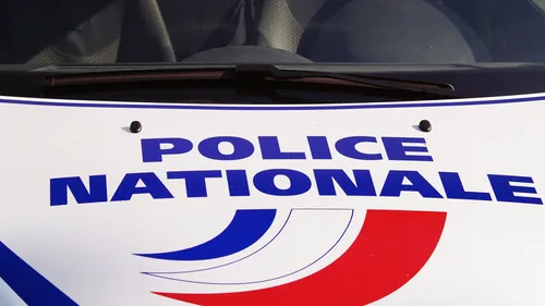 Des individus recherchés par la police après un accident de la route