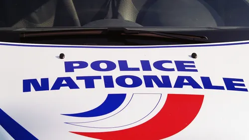 Un voleur à la roulotte pris en flagrant délit