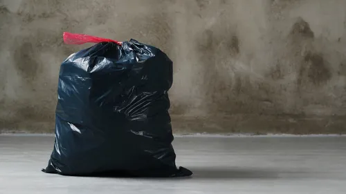 Le camion poubelle ne passe plus qu'une fois toutes les deux...
