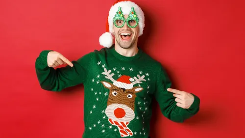 C'est officiellement le jour du "Pull moche de Noël"