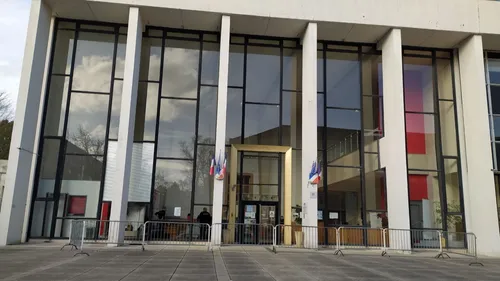 Sedan : 2 personnes jugées après des violences présumées pendant la...