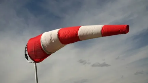 Vigilance orange pour vents violents ce lundi