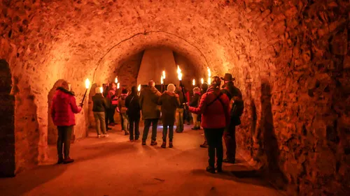 Des visites guidées nocturnes à la lueur des flambeaux à Rocroy