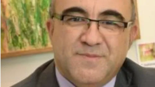 Interview de M. Mustapha El Bouazzaoui, Consul Général du Royaume...