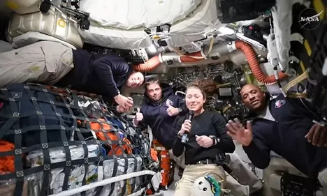 Artémis 2 : Les premières images de la mission qui survole la Lune