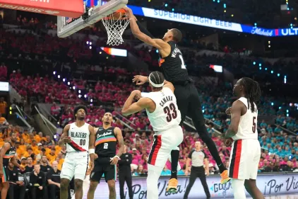 Wembanyama : La nouvelle superstar de la NBA après ses débuts...