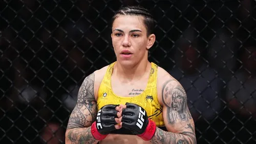 Jessica Andrade : Ancienne championne UFC, elle livre des repas...