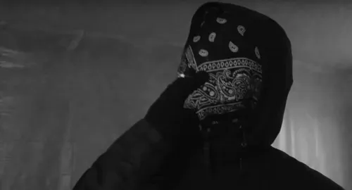 Ziak annonce son album « hard » et dévoile « Catwalk » le premier...