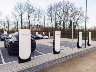 Tesla lance un concours pour gagner la Supercharge gratuite à vie
