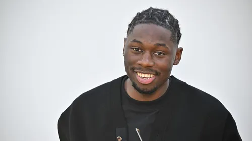 Tiakola tease son album avec « Savage » son nouveau titre
