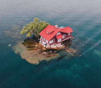 Une maison, un arbre : l'île habitée la plus petite au monde