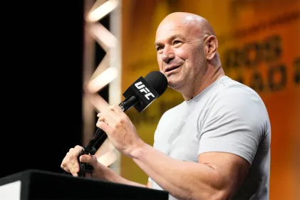 Dana White annonce une récompense spéciale de 50 000 dollars pour...