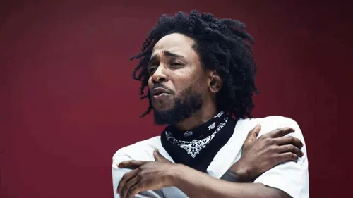 Kendrick Lamar : Quand les géants du rap US lui présentent leurs...